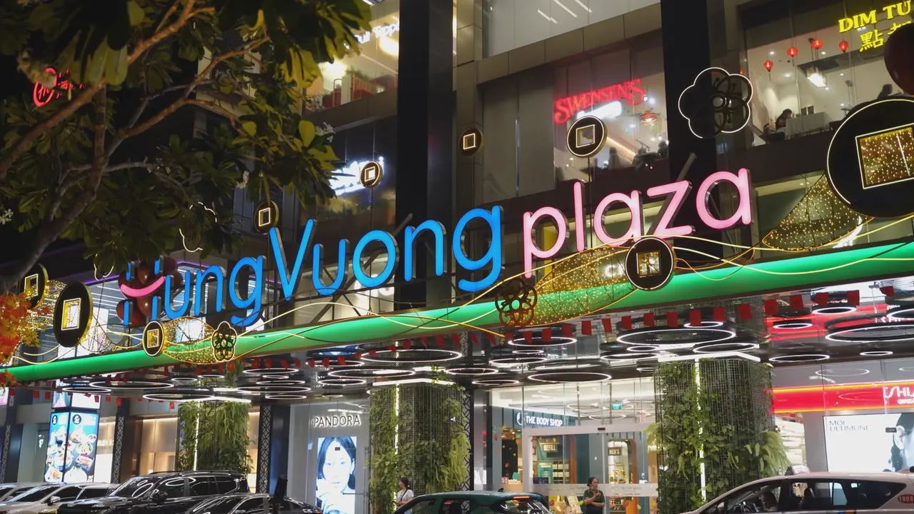 Bộ sưu tập 50+ ảnh Hùng Vương Plaza ngoạn mục từ 2009 đến nay